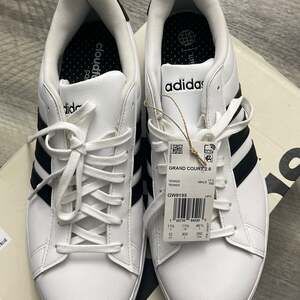 Size 12-Adidas Grand Court 2.0 Cloudfoam Lifestyle Sneakers in White/Black